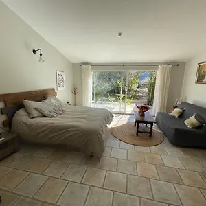 https://la-maison-dans-lolivette-oraison.fr-provencehotel.com