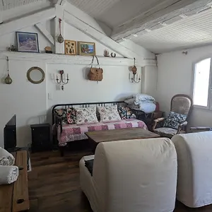 https://maison-augustin.fr-provencehotel.com